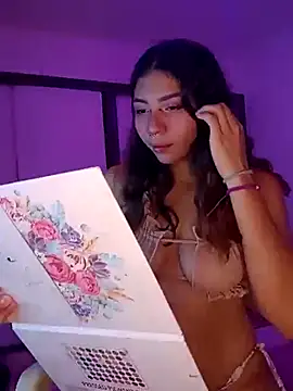Snapshot of Carlacutte chatting on February 4, 2:39 am Carlacutte online show from February 4, 2:39 am