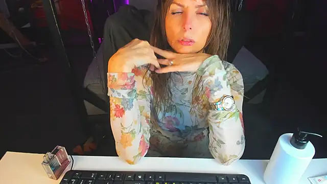 Elizabe th online show from March 10, 6:59 am