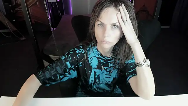 Elizabe th online show from March 15, 9:27 pm