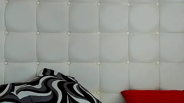 MelanieBrownn online show from February 22, 7:34 am