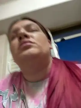 MelanieBrownn online show from March 12, 4:46 pm