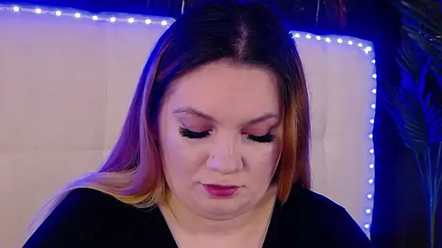 MelanieBrownn online show from April 7, 4:35 am