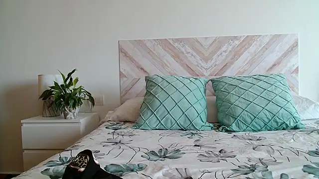 secretmuses online show from March 23, 9:57 am