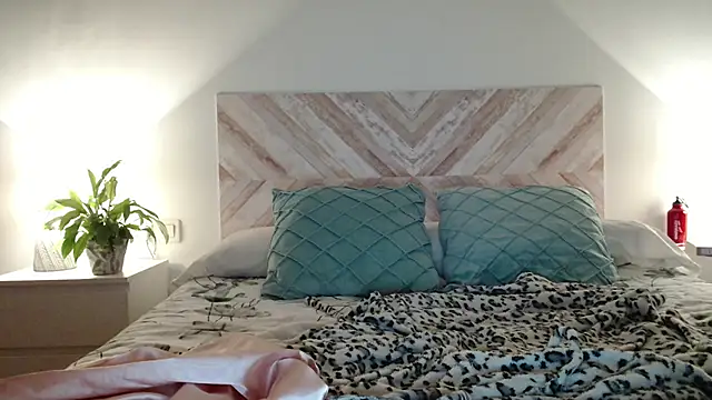 secretmuses online show from March 23, 10:14 pm