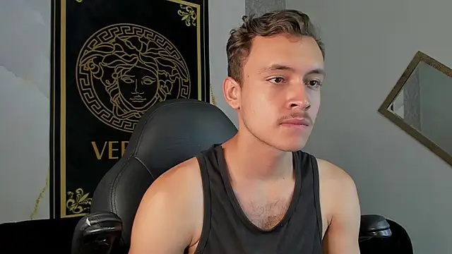 Desmon Clark online show from January 4, 11:59 pm