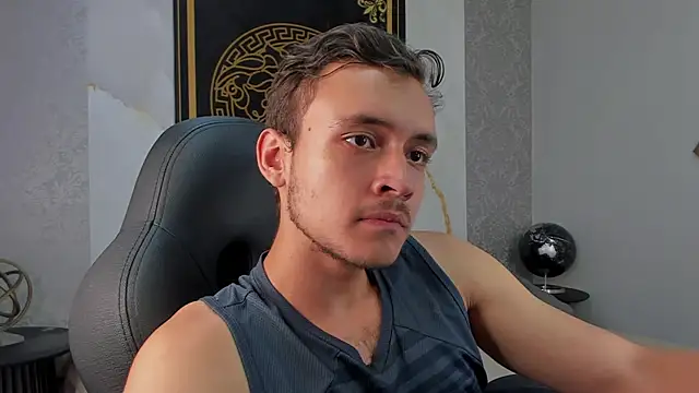 Desmon Clark online show from January 25, 3:19 am