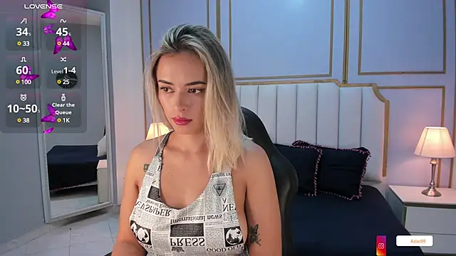 Snapshot of aziac10 chatting on January 9, 1:24 pm aziac10 online show from January 9, 1:24 pm