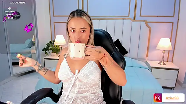 Snapshot of aziac10 chatting on January 29, 12:02 pm aziac10 online show from January 29, 12:02 pm