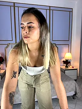 Snapshot of aziac10 chatting on September 23, 11:24 am aziac10 online show from September 23, 11:24 am