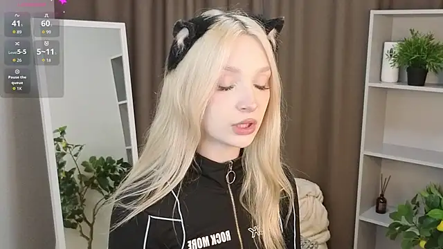 Naughty  Couplles online show from April 8, 4:12 am