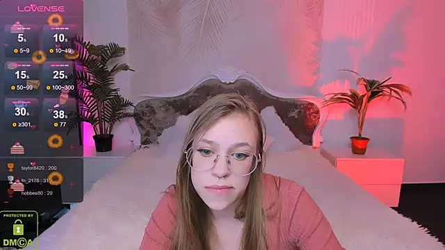 LayriantaVee online show from January 25, 1:19 pm