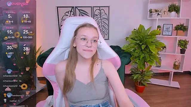 LayriantaVee online show from February 2, 10:24 am