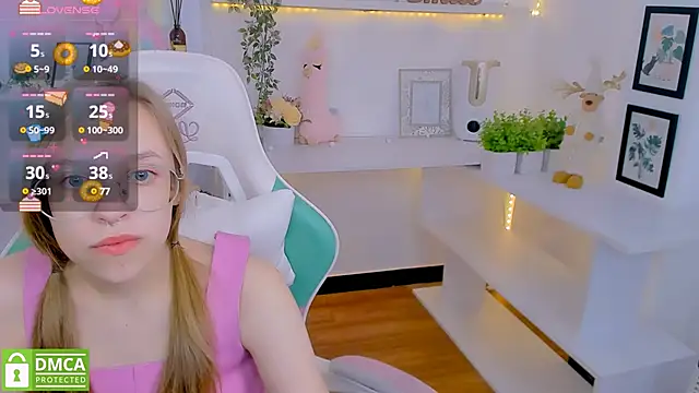 LayriantaVee online show from February 10, 7:04 am