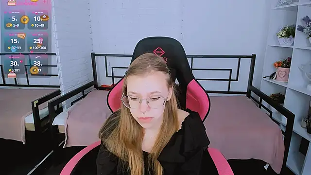 LayriantaVee online show from March 12, 7:13 am