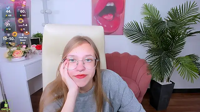 LayriantaVee online show from September 15, 6:02 am