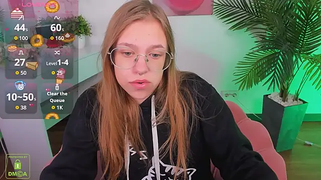 LayriantaVee online show from October 8, 6:22 am