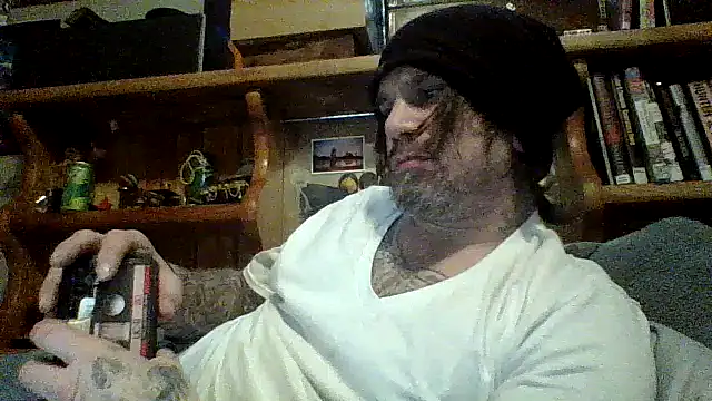 Snapshot of clitstitsandbongrips chatting on December 11, 7:03 pm clitstitsandbongrips online show from December 11, 7:03 pm