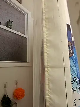 Snapshot of clitstitsandbongrips chatting on February 23, 11:33 am clitstitsandbongrips online show from February 23, 11:33 am