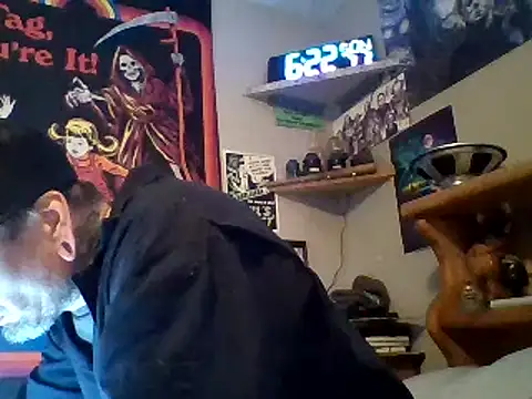 Snapshot of clitstitsandbongrips chatting on March 20, 5:58 pm clitstitsandbongrips online show from March 20, 5:58 pm