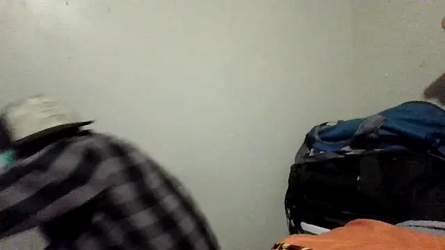 Snapshot of clitstitsandbongrips chatting on September 29, 1:49 pm clitstitsandbongrips online show from September 29, 1:49 pm