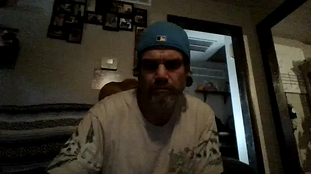 Snapshot of clitstitsandbongrips chatting on October 5, 8:51 pm clitstitsandbongrips online show from October 5, 8:51 pm