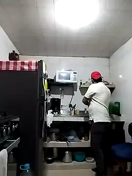 RogueTraveler online show from January 22, 12:38 am