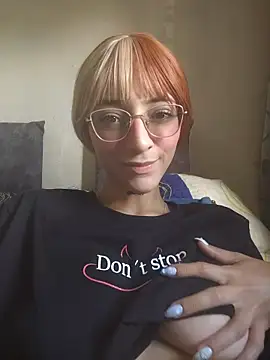 Dani pegin online show from April 21, 3:28 pm