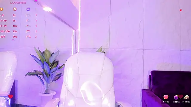 Snapshot of HannaPaola chatting on November 15, 10:37 pm HannaPaola online show from November 15, 10:37 pm