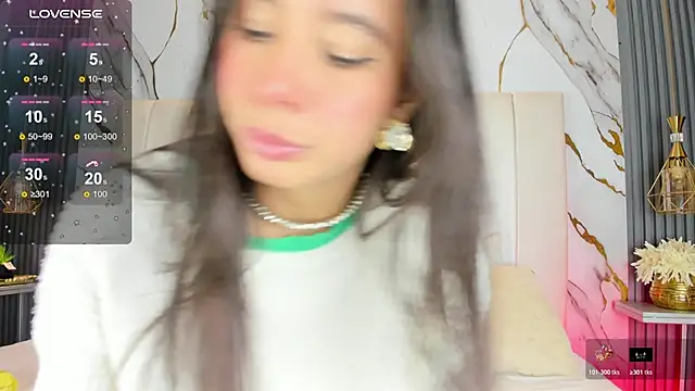 Snapshot of HannaPaola chatting on December 1, 10:48 pm HannaPaola online show from December 1, 10:48 pm