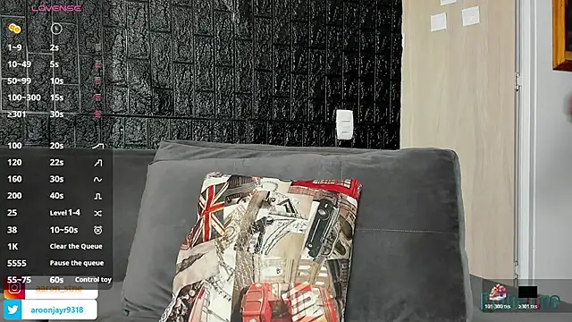 Aaron ST online show from October 29, 9:05 pm