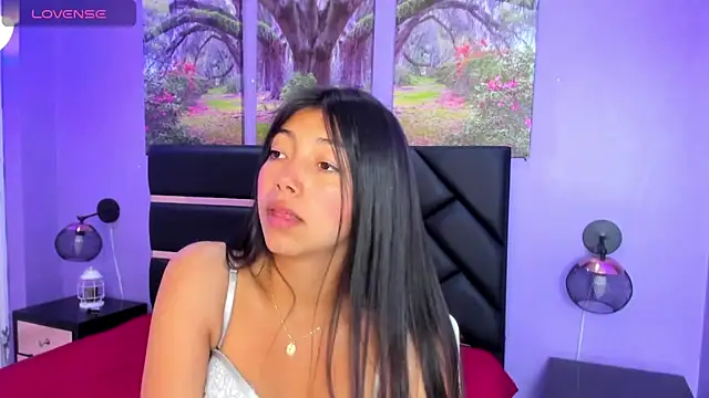 KimberlyVillaLobos online show from September 10, 1:33 pm