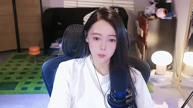 Snapshot of Roseonly_ chatting on October 22, 5:41 am Roseonly  online show from October 22, 5:41 am