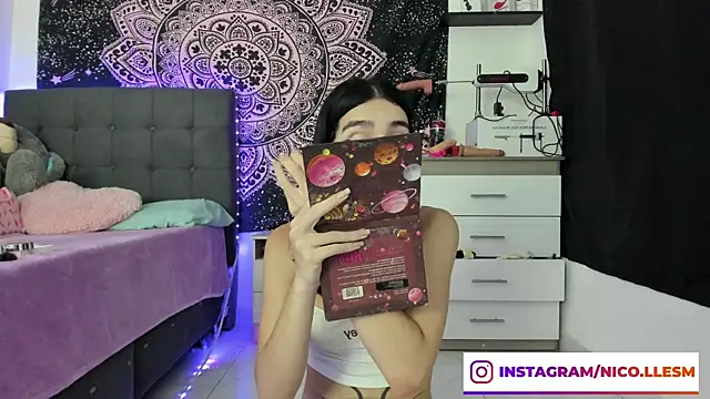 Snapshot of jade_dakota__ chatting on February 3, 10:54 pm jade dakota online show from February 3, 10:54 pm