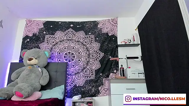 Snapshot of jade_dakota__ chatting on February 11, 10:39 pm jade dakota online show from February 11, 10:39 pm