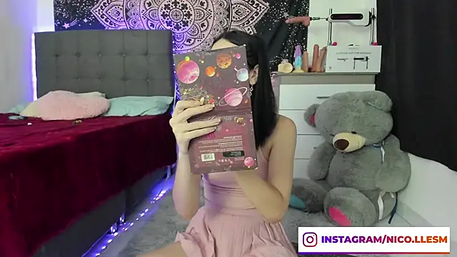 Snapshot of jade_dakota__ chatting on February 15, 10:10 pm jade dakota online show from February 15, 10:10 pm