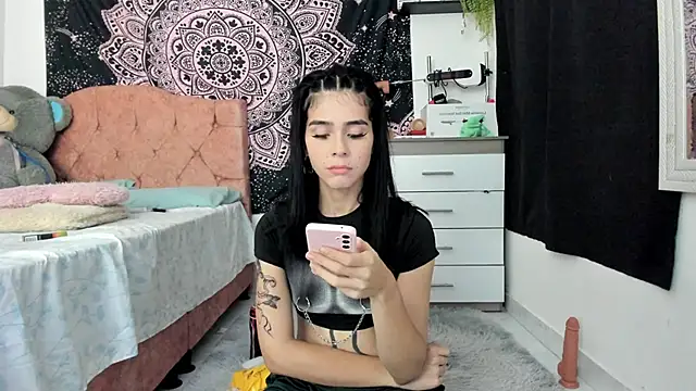 Snapshot of jade_dakota__ chatting on March 22, 1:11 am jade dakota online show from March 22, 1:11 am