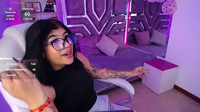 AliceWalker 11 online show from February 21, 2:17 am