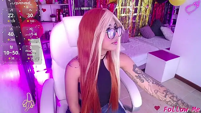 AliceWalker 11 online show from September 20, 8:21 pm