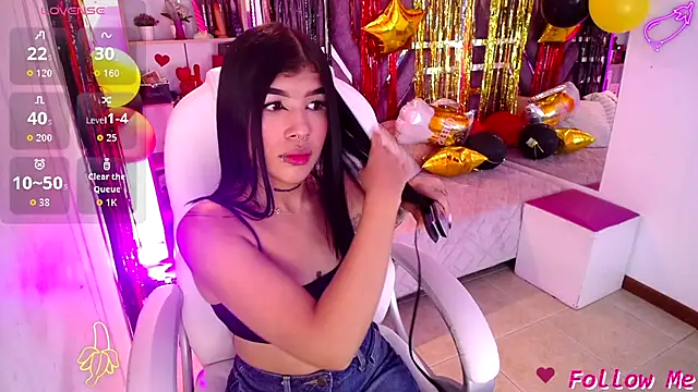 AliceWalker 11 online show from October 1, 8:15 pm