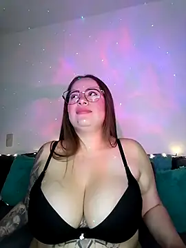 soofy   online show from April 22, 5:10 am