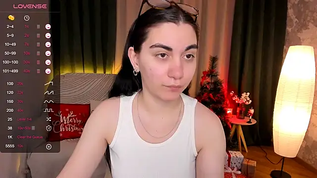 hannacheekss  online show from December 28, 2:01 am