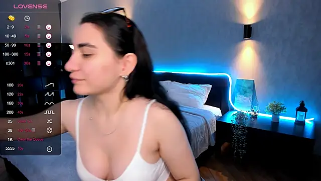 hannacheekss  online show from January 17, 5:53 am