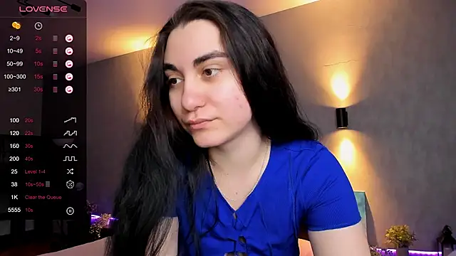 hannacheekss  online show from February 20, 5:12 am