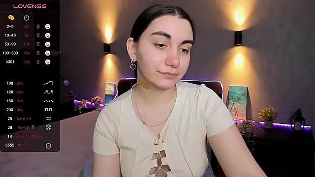 hannacheekss  online show from February 28, 5:15 am