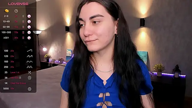 hannacheekss  online show from March 4, 5:21 am