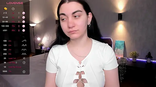 hannacheekss  online show from March 7, 2:25 am