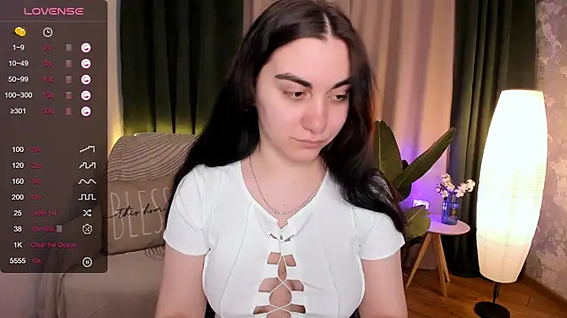 hannacheekss  online show from March 12, 1:58 am