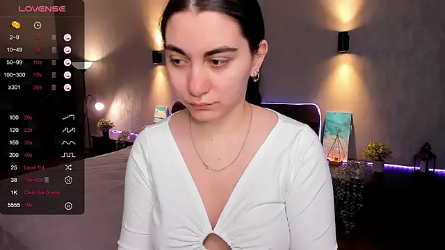 hannacheekss  online show from March 15, 2:03 am