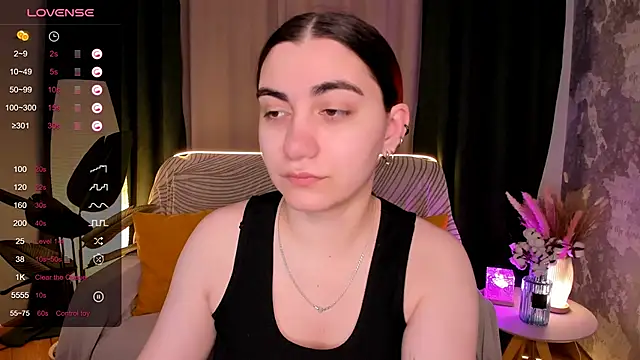 hannacheekss  online show from November 20, 2:01 am