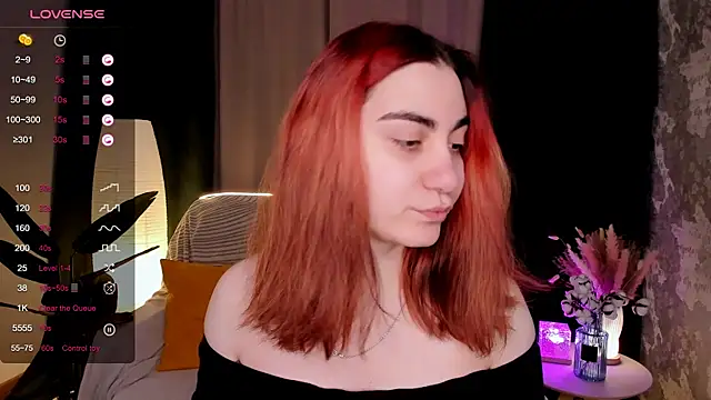 hannacheekss  online show from February 12, 2:06 am